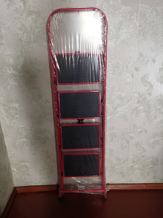 Драбина металева, нова