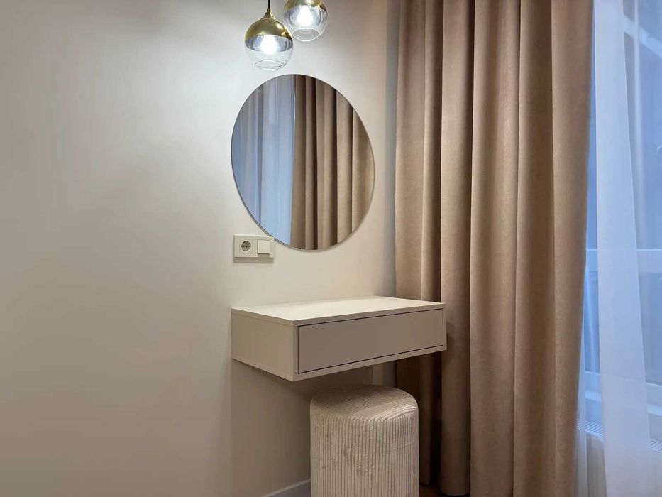 Терміново! Укомплектована двокімнатна поблизу ТРЦ "Veles Mall"