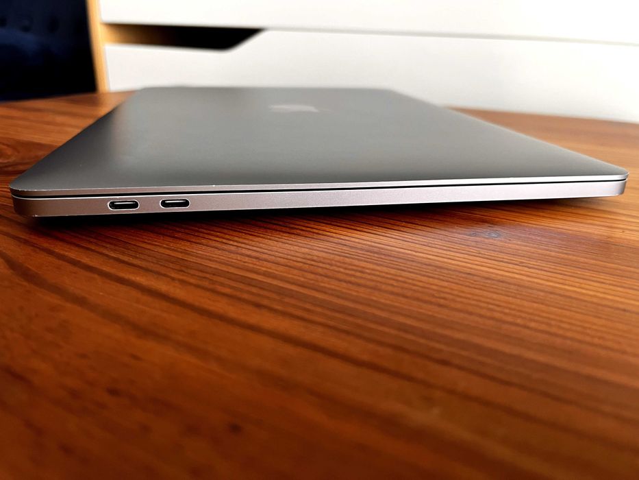 MacBook Pro 13” 2020 M1 / 16 GB RAM / 1 TB SSD (A2338) stan idealny