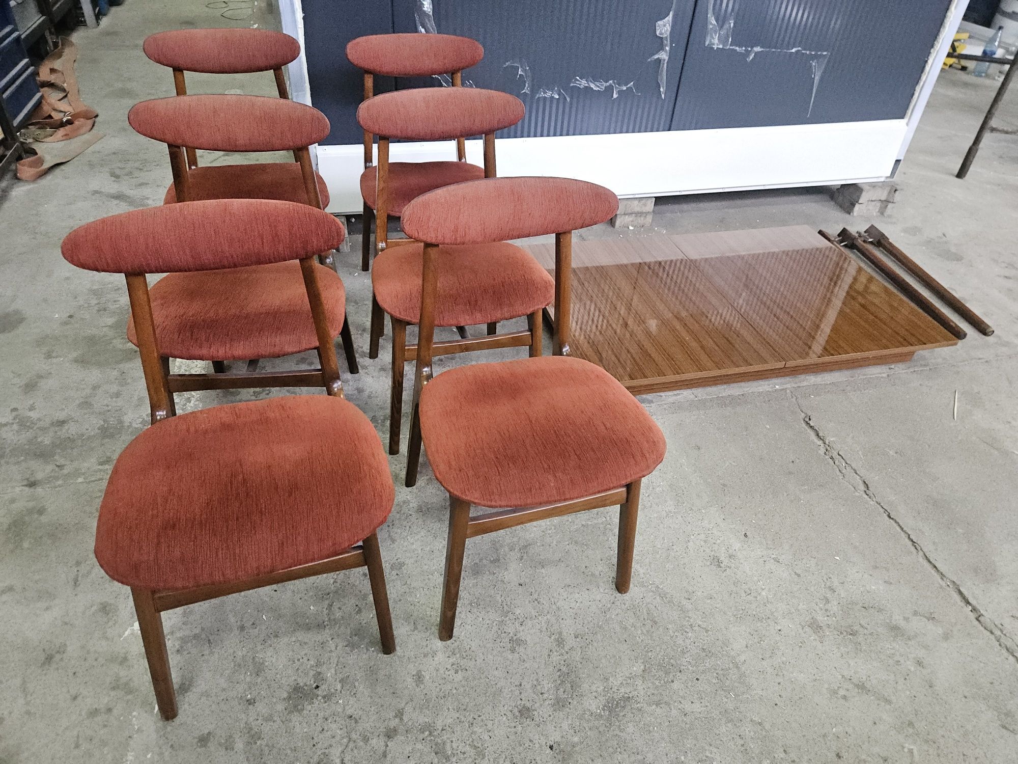 6x krzesło Hałas PRL i stolik.