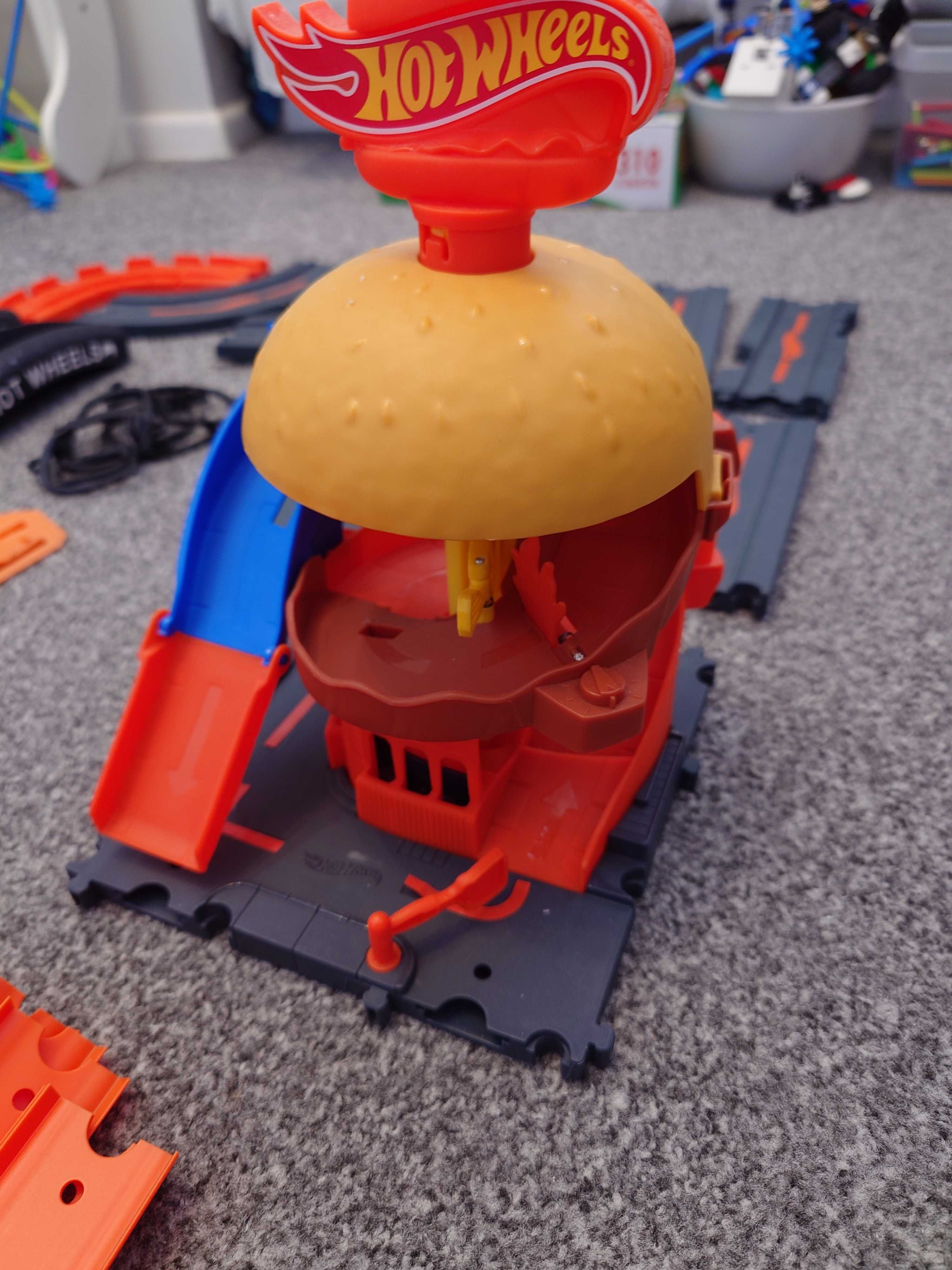 Zestaw Hot wheels tory do rozbudowy 12m + inne