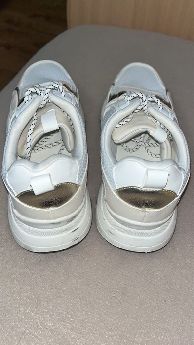 Кроссовки женские 42 размер