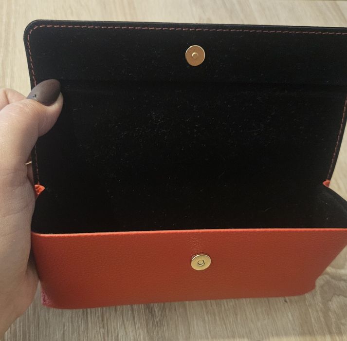 Etui na okulary futerał GUESS Nowe