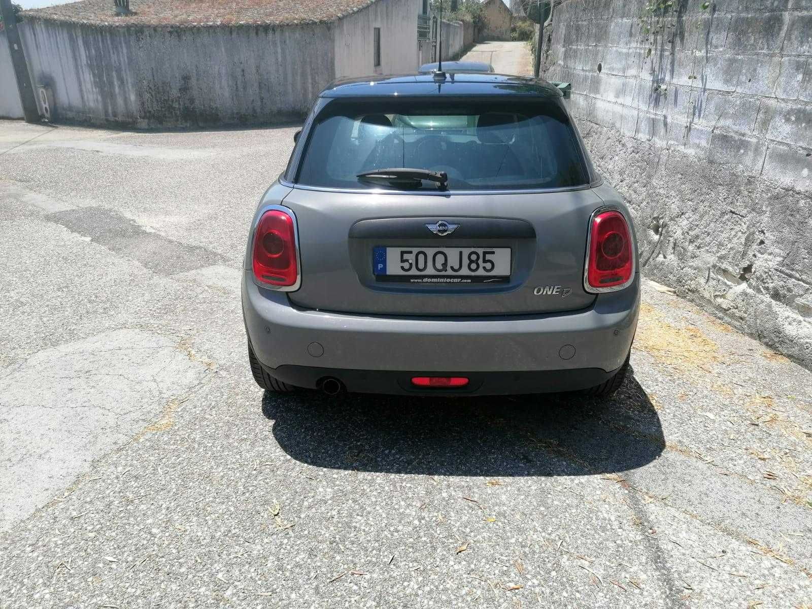 Mini One D, em muito bom estado, com 127 000km