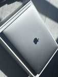 Macbook Pro M2 13’3 Touchbar 16/512 BATERIA 99% 44 CYKLE
