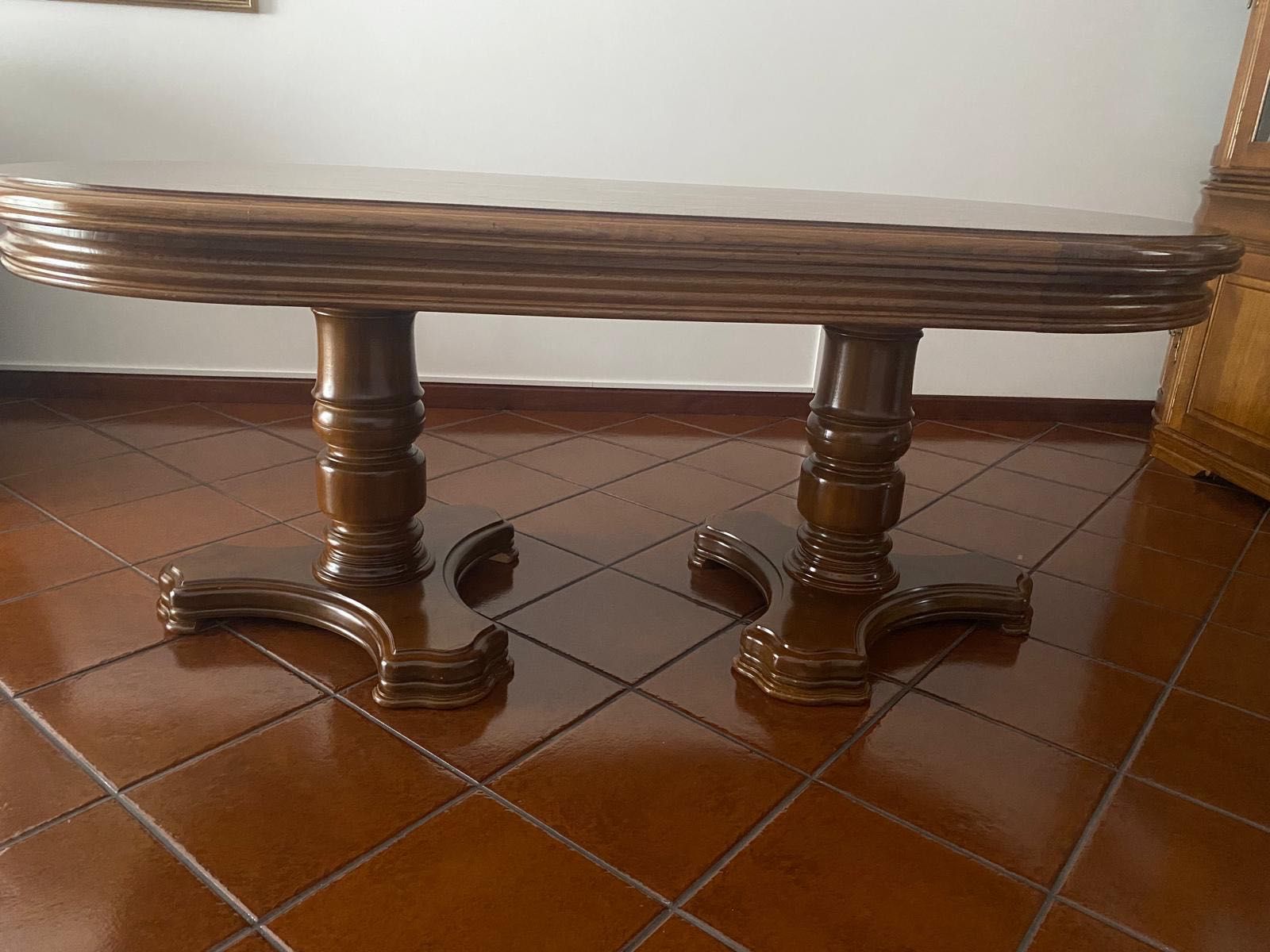 Mesa de jantar em Carvalho Francês