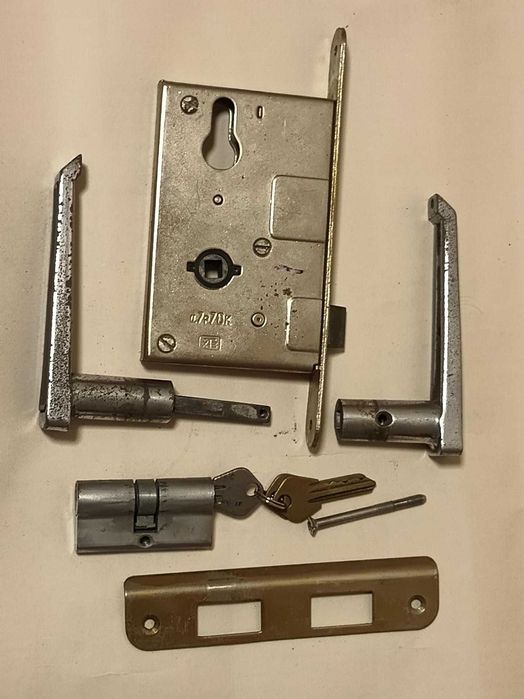 Замок врезной для входной двери СССР