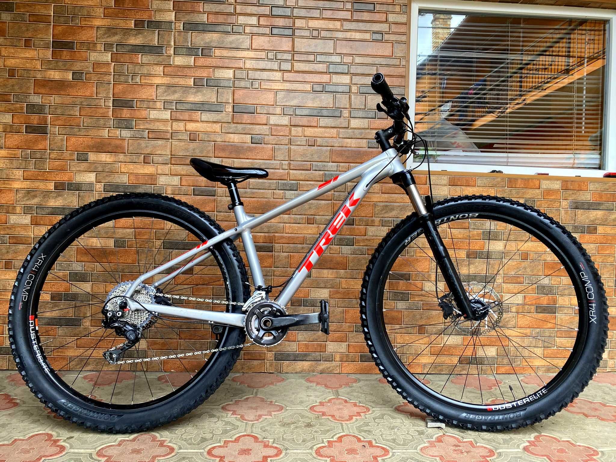 TREK X-Caliber 9 29"S-M" Shimano DEORE XT M-8000 2x11 ROCK SHOX Воздух