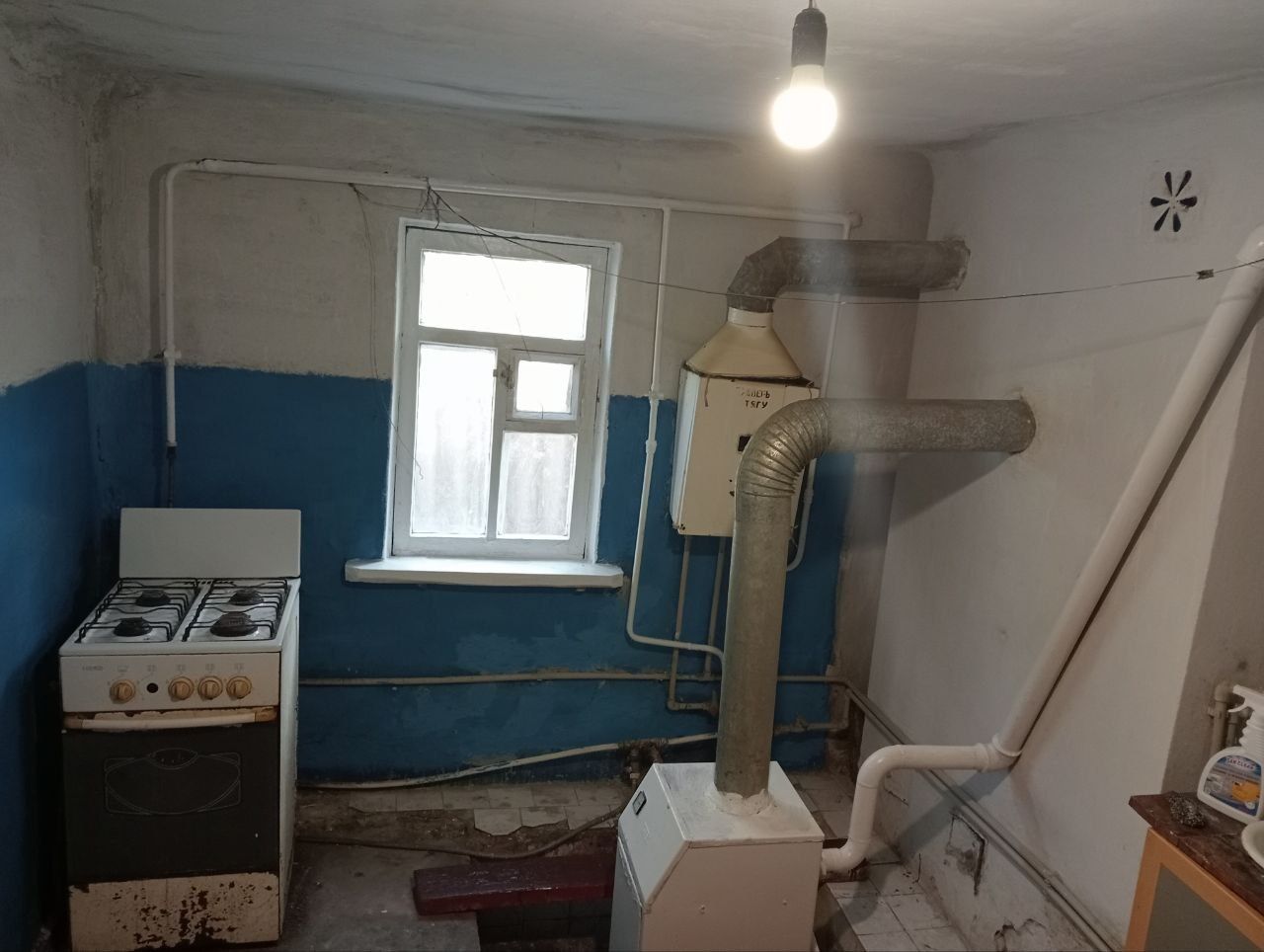 Продам будинок по вул. Уборевича (зупинка ш.т. Мудрьона)