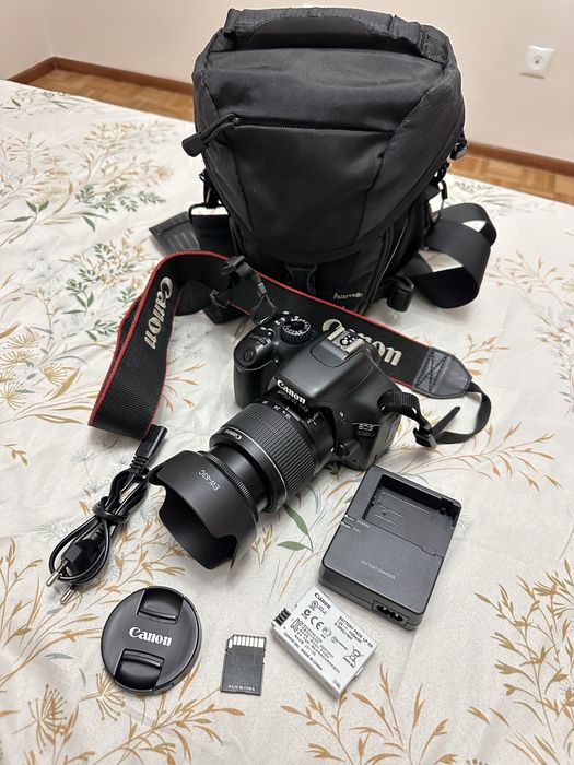 Canon Eos 550D com lente 18-55mm e bolsa