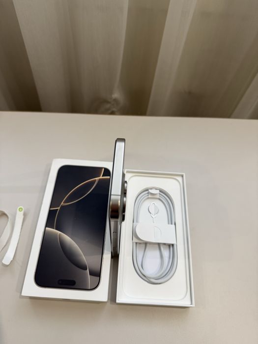 Iphone 16 Pro Max 256gb Natural Titanium як новий