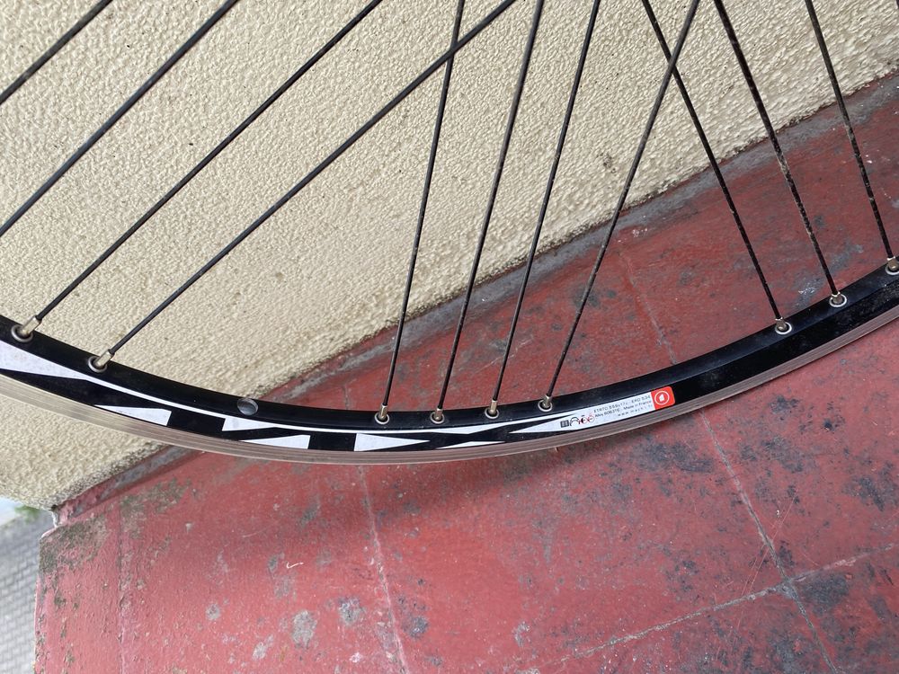 Vendo par de rodas 26  mx com cubos shimano de disco / vbrake