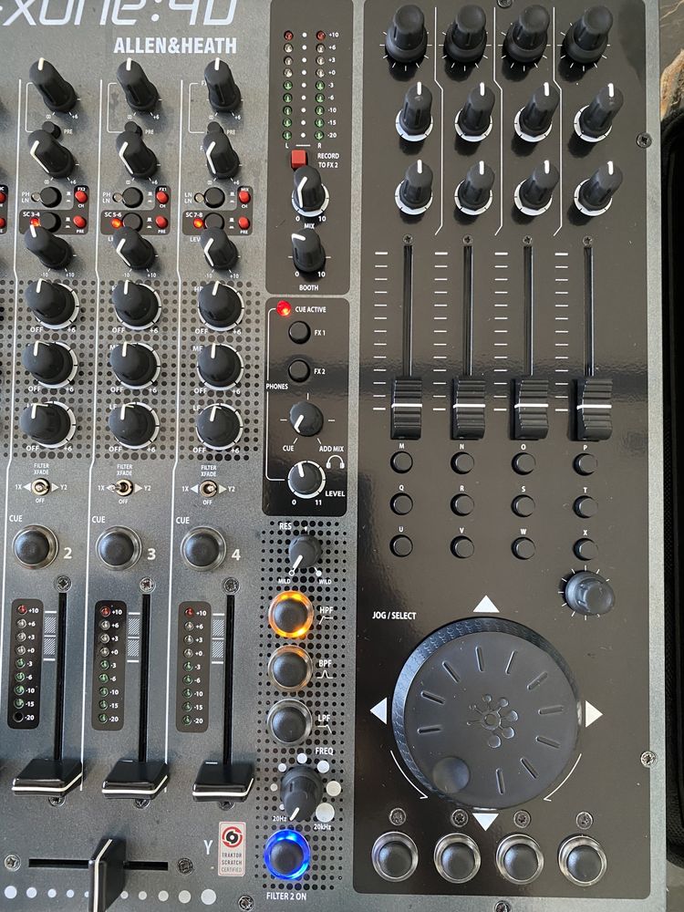 ALLEN & HEATH XONE 4D com case