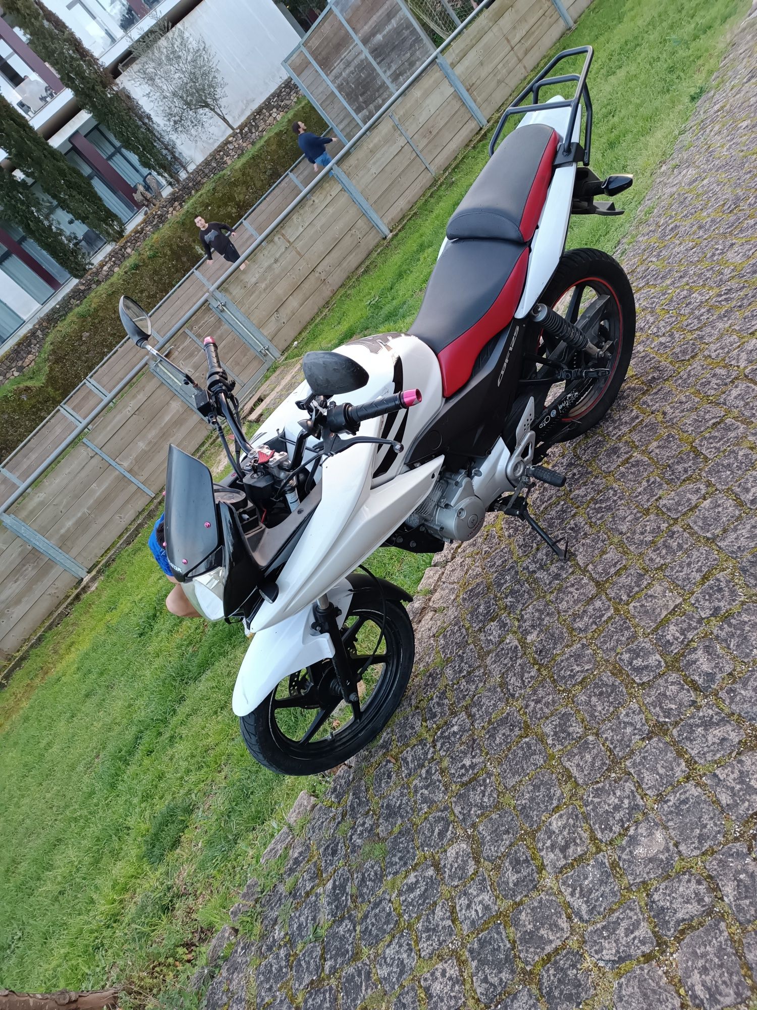 Vendo mota CBF 125