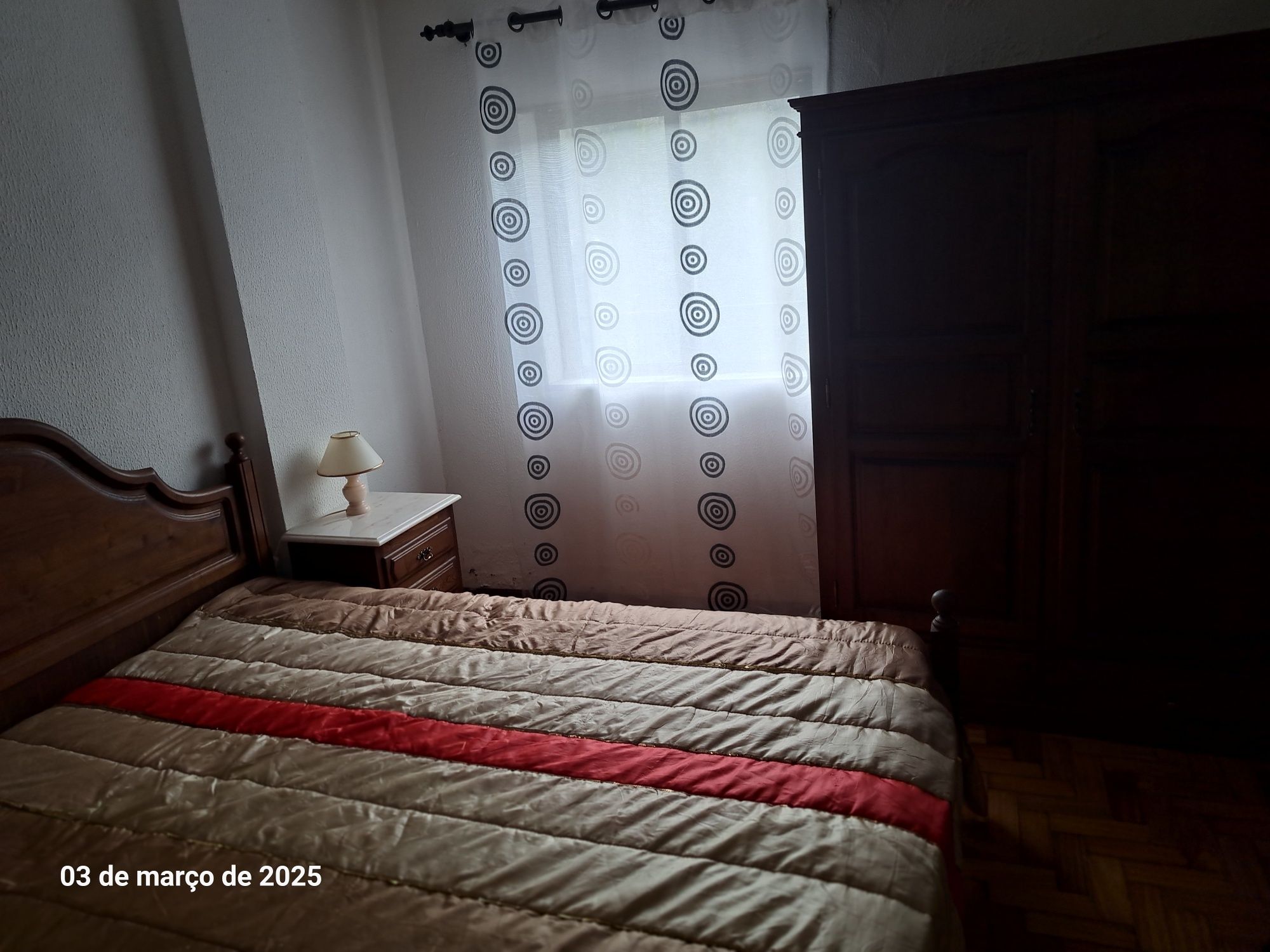 Mobilia de quarto completa com pouco uso