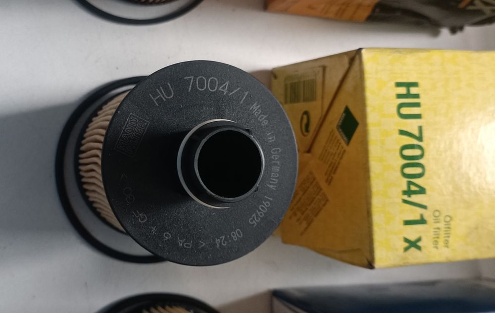 Фільтр масляний MANN HU 7004/1 X