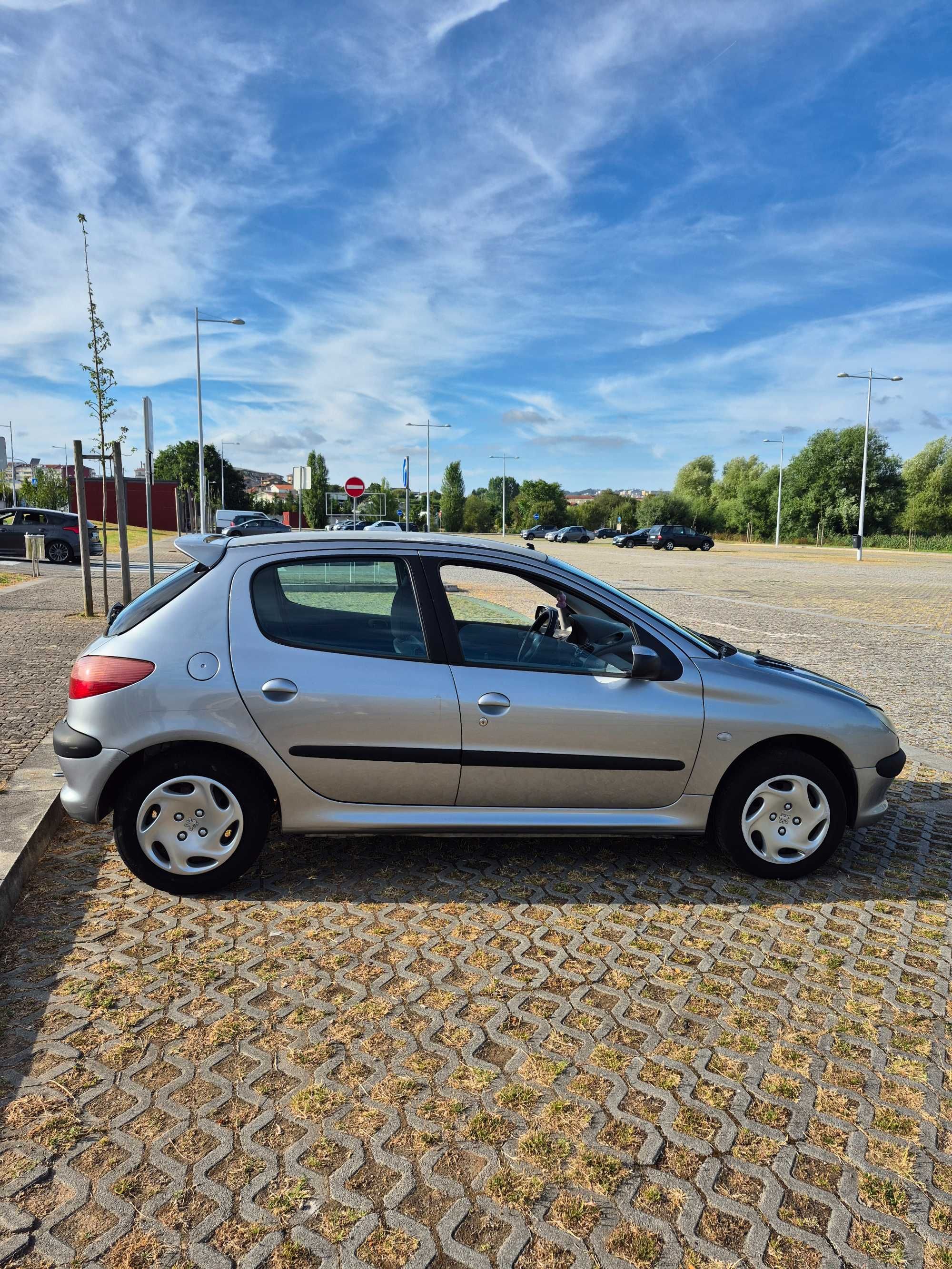 Peugeot 206 1.1 gasolina