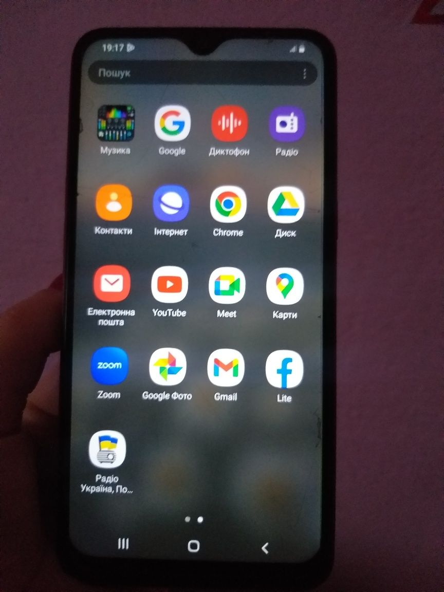 Продам Samsung A10 2/32gb