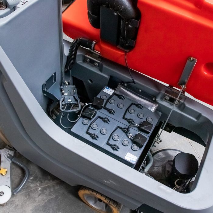 Szorowarka myjka do podłóg maszyna do mycia posadzek HAKO B650/07