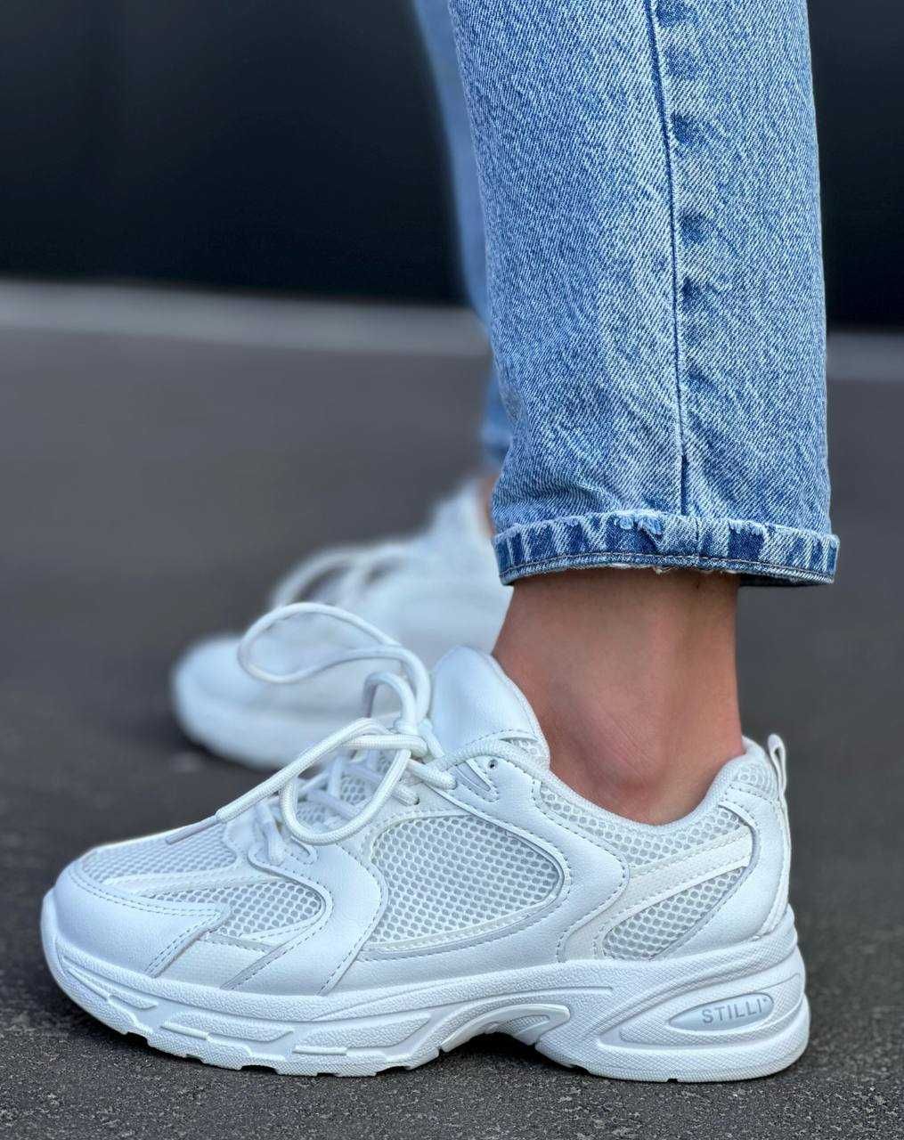 Жіночі кросівки білого кольору / Женские кроссовки белого цвета