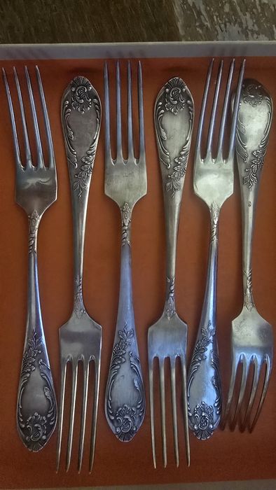 Набор мельхиоровых вилок , винтажные.
