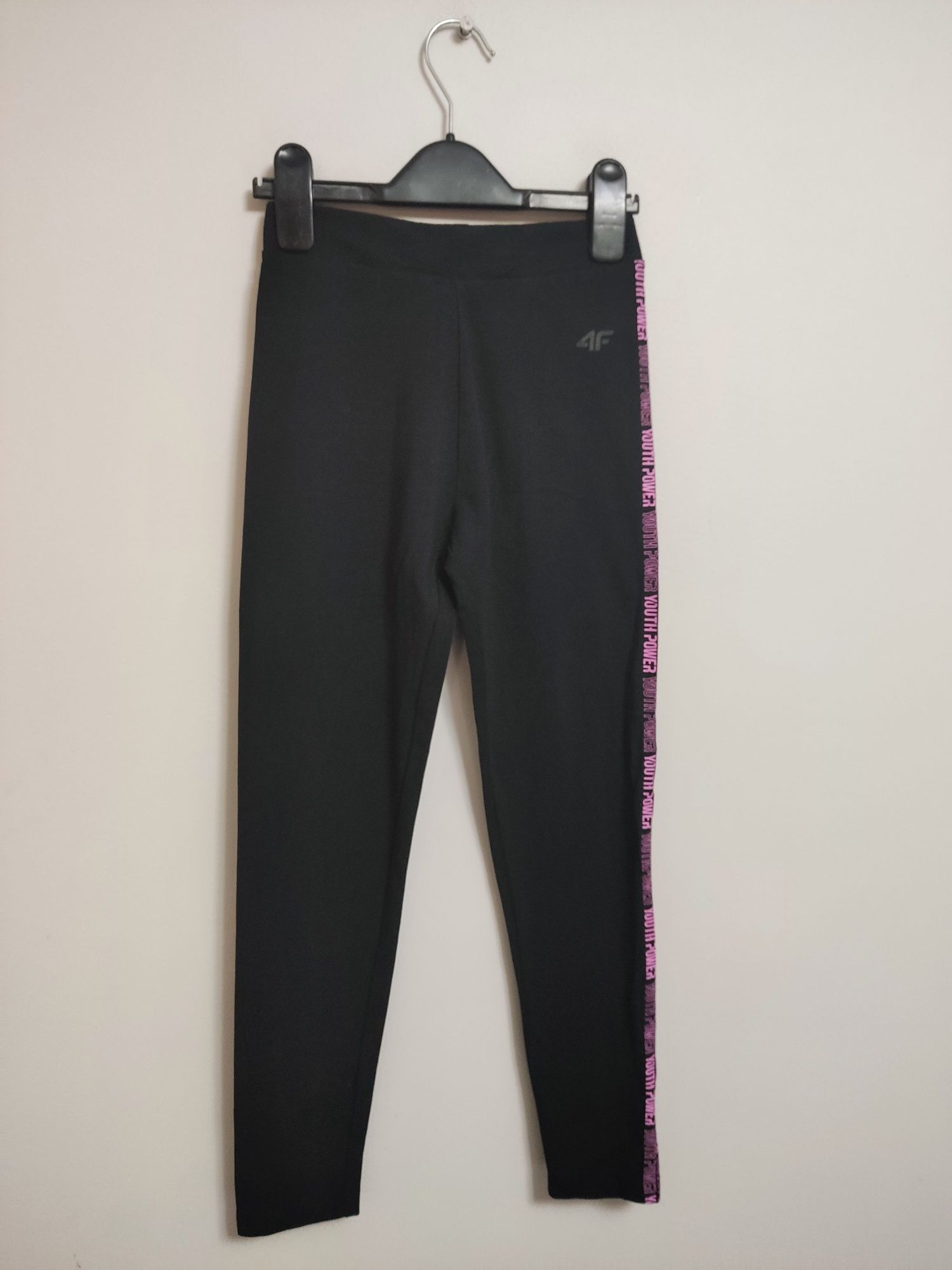 Legginsy czarne , sportowe,4f,r.140/146