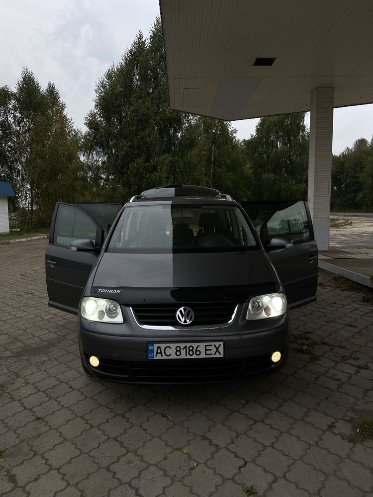 Продам Volkswagen Touran 2005