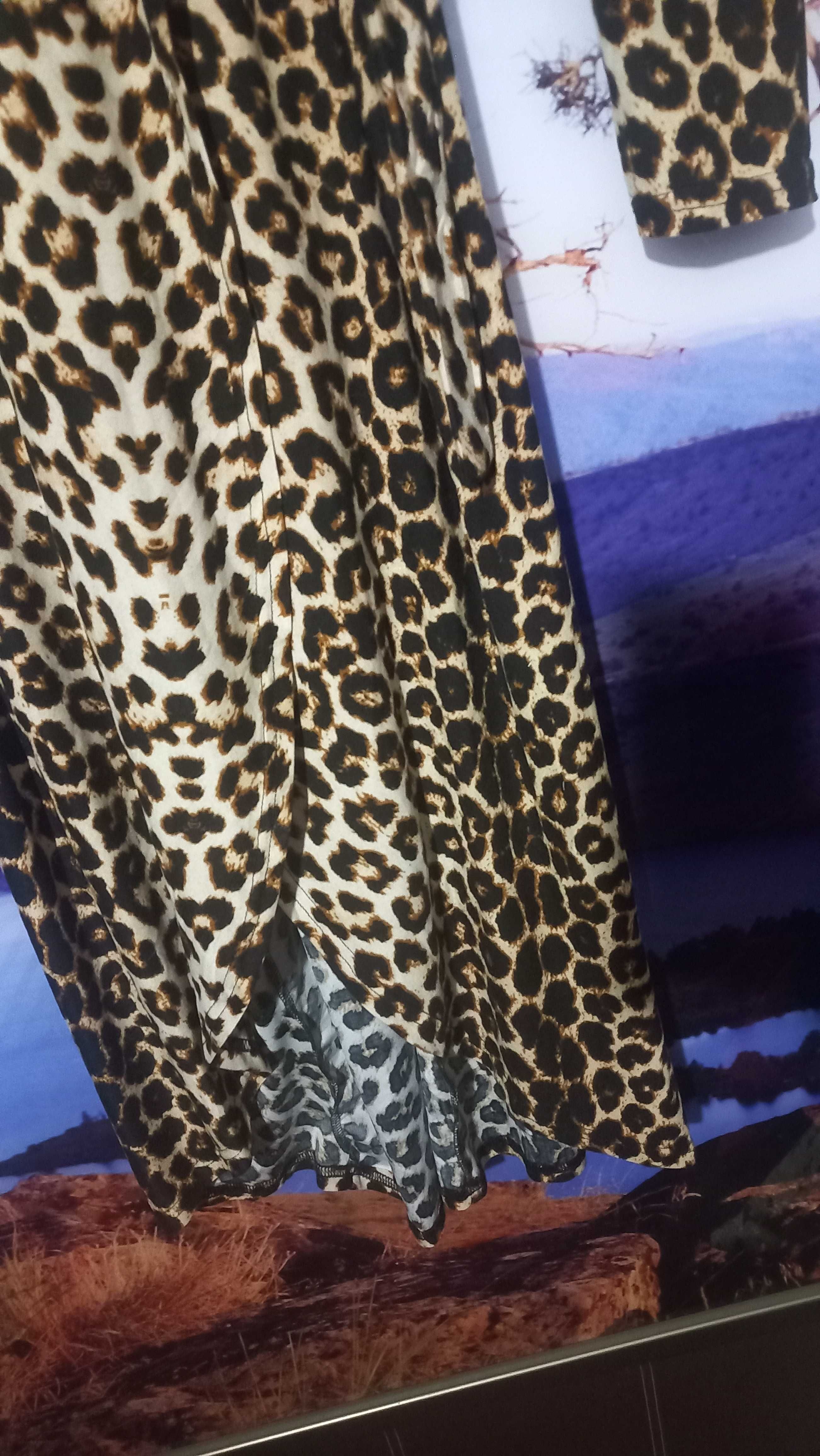 Платье леопард новое
