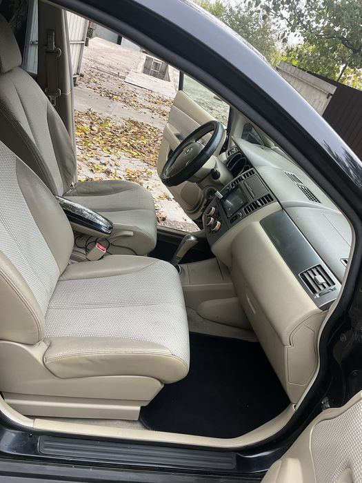 Nisan Tiida автомат 1.6