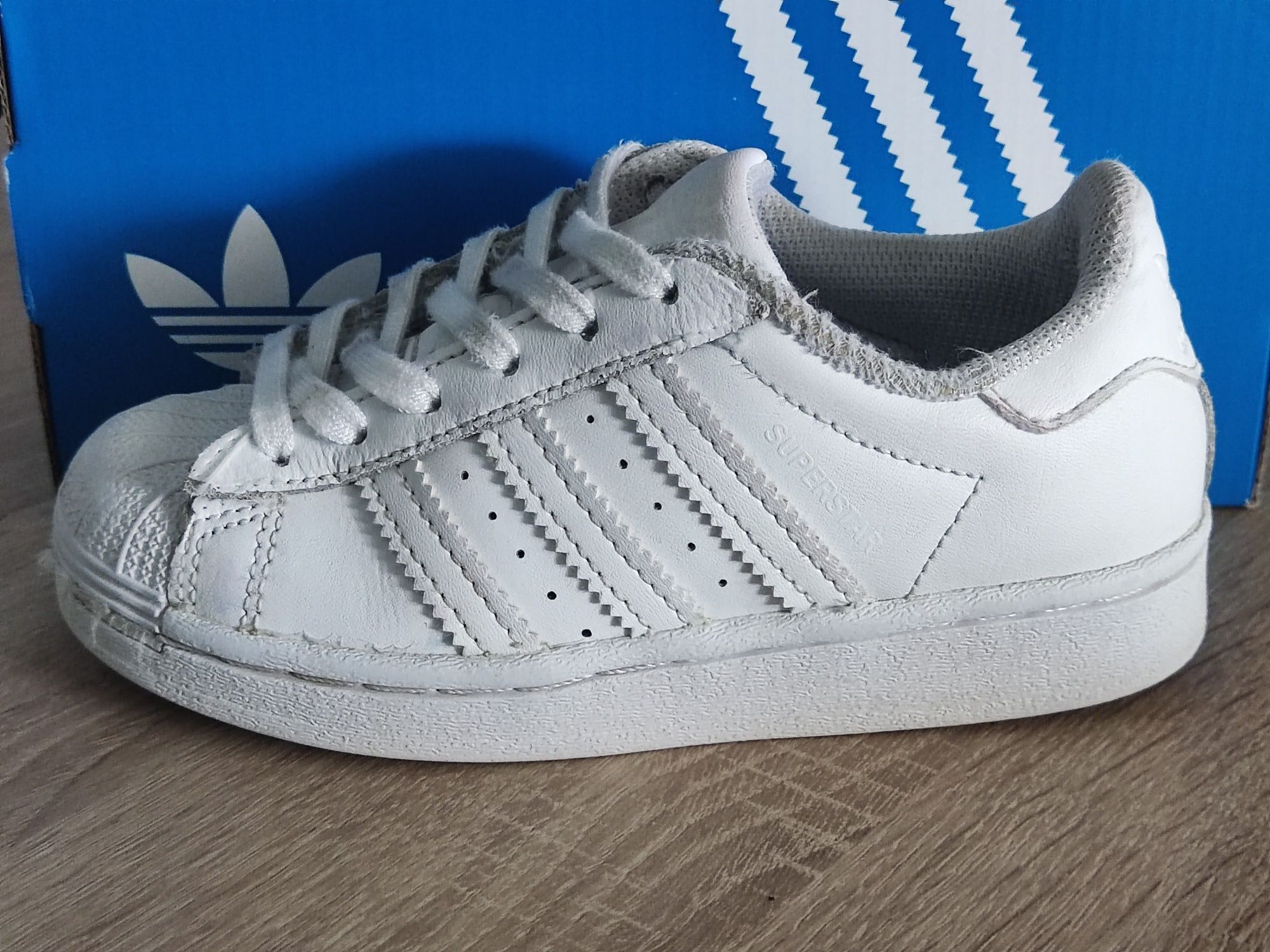 Sapatilhas ORIGINAIS Adidas Originals Superstar 28 
adidas Originals