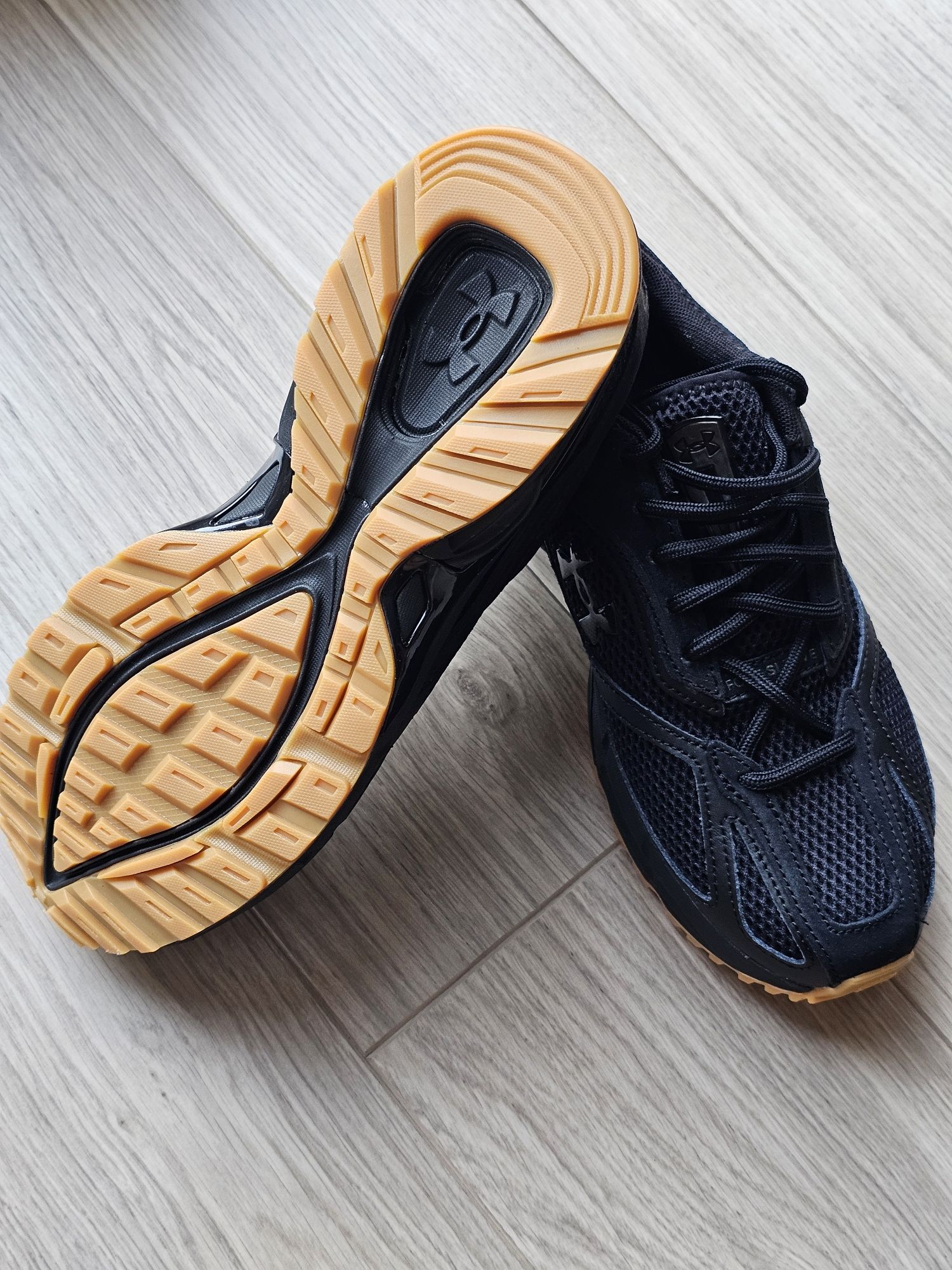 Under Armour UA HOVR Apparition TSM