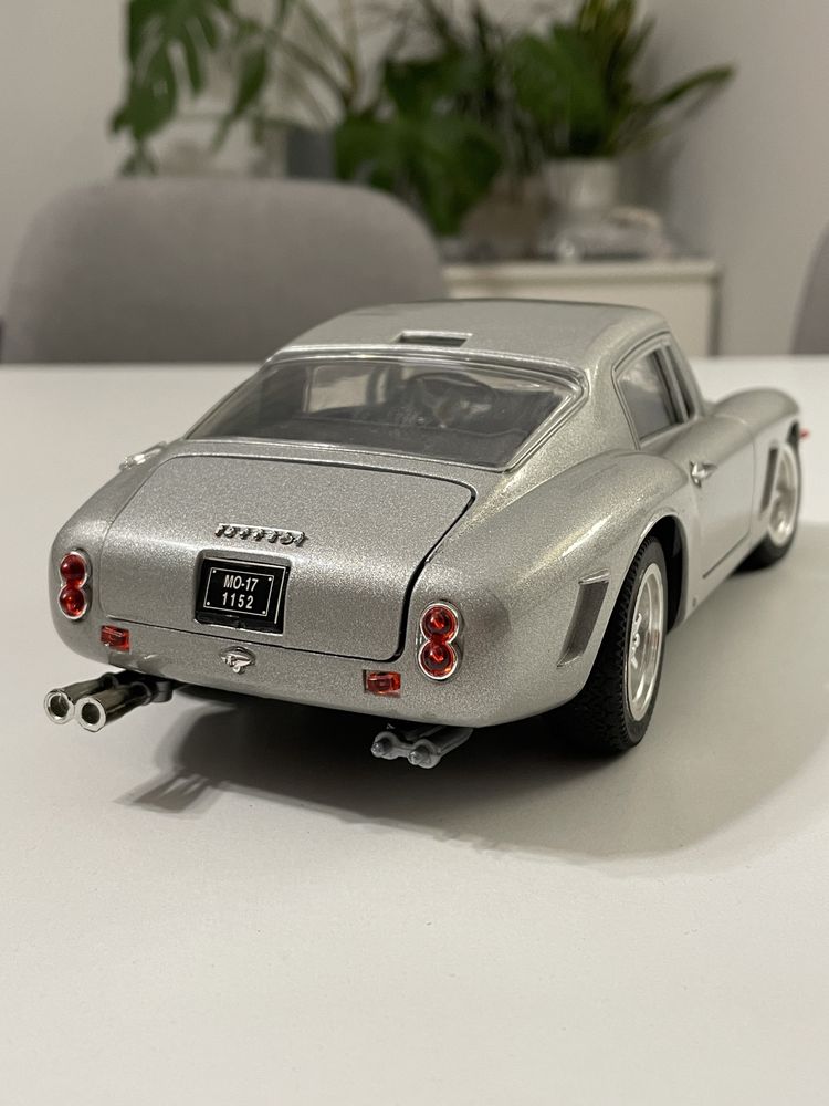 Model Ferrari 250 GT Berlinetta SWB 1961 1:18 Jouef Evolution 1/18