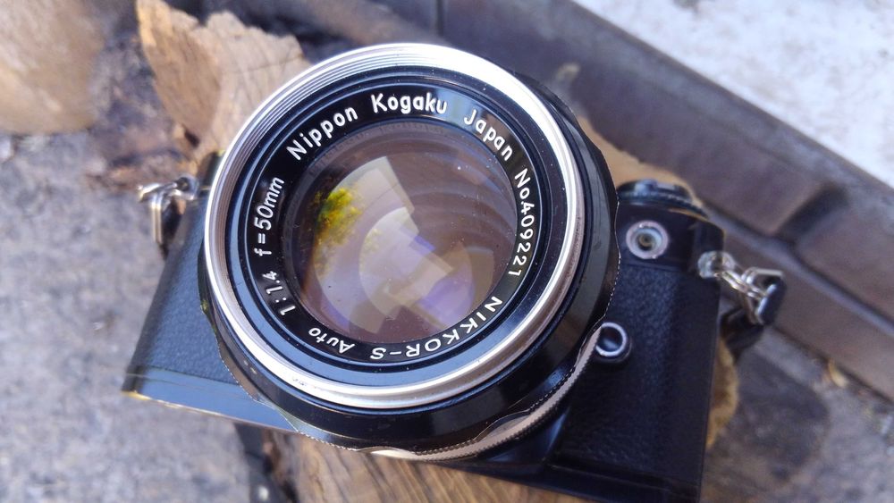 Nikon fe +  Nikkor 50mm 1.4
