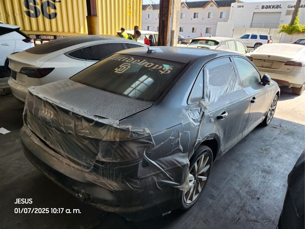 Audi a4 2018 р s-line quatrro