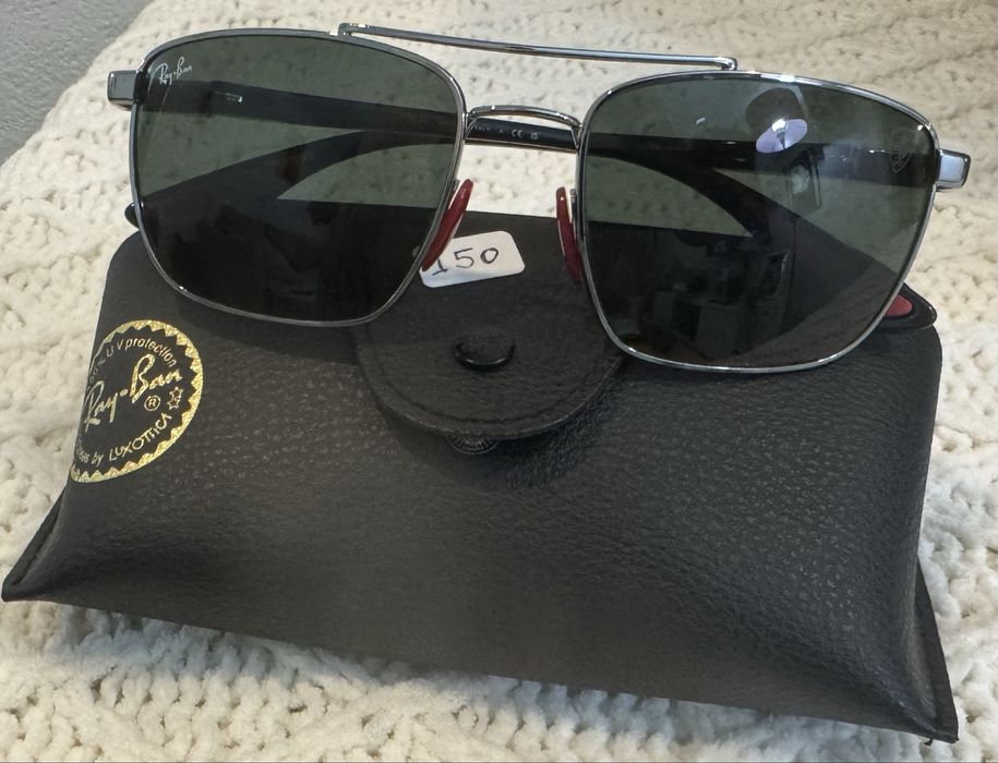 Oculos de sol Ray Bann novos, nunca usados. Espectaculares