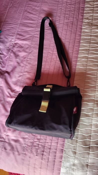 Lancheira de nylon preta