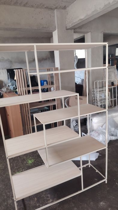 Estante em ferro novo