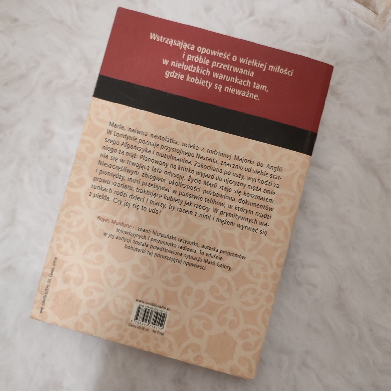 Burka miłości Reyes Monforte