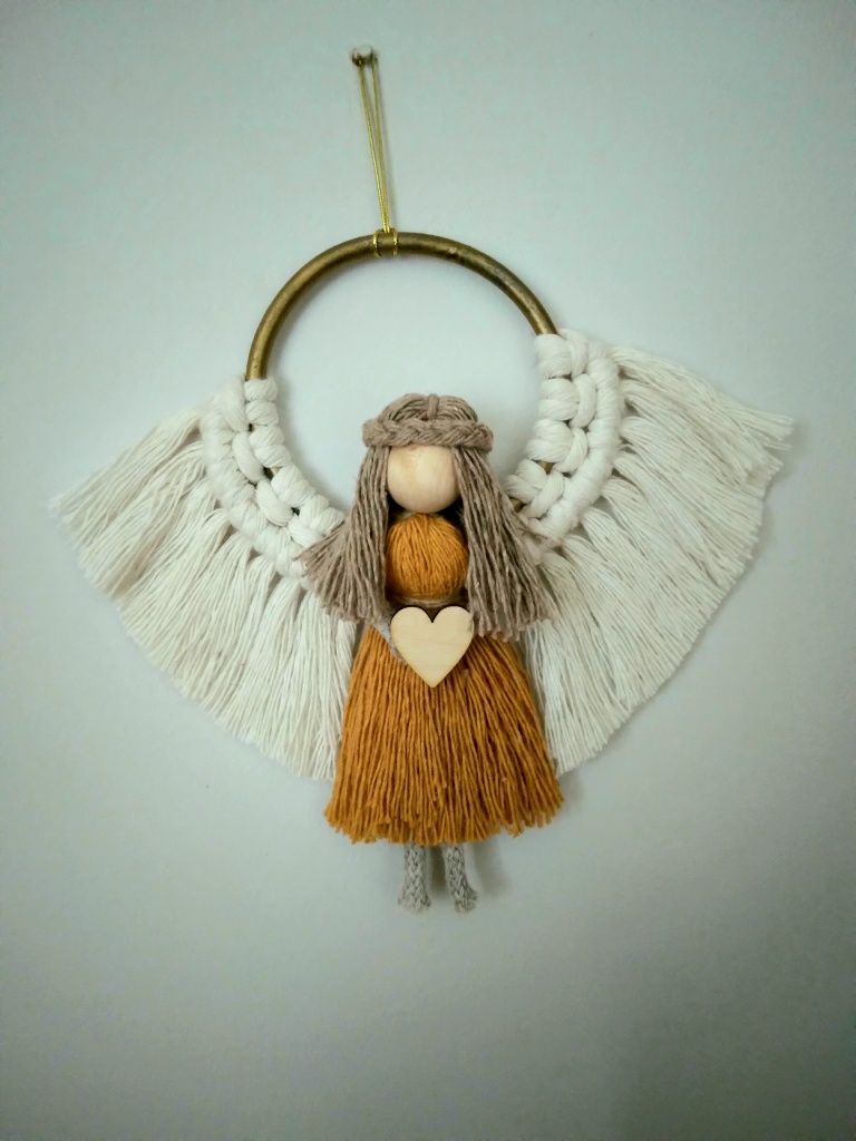 Aniołek ze sznurków bawełnianych makrama boho