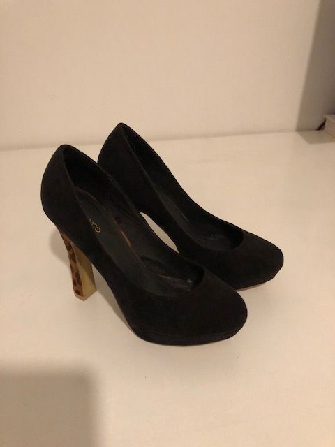 Sapatos pretos de salto “animal print” - tamanho 37