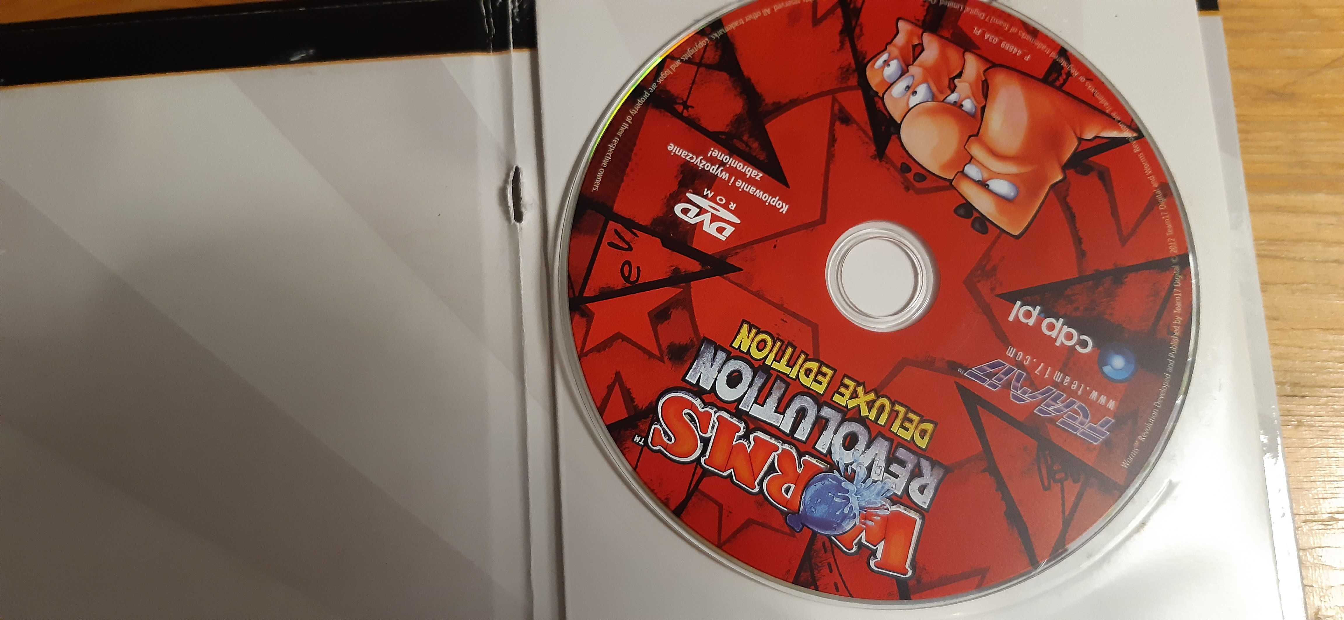 retro gra pc Worms Revolution deluxe Edition