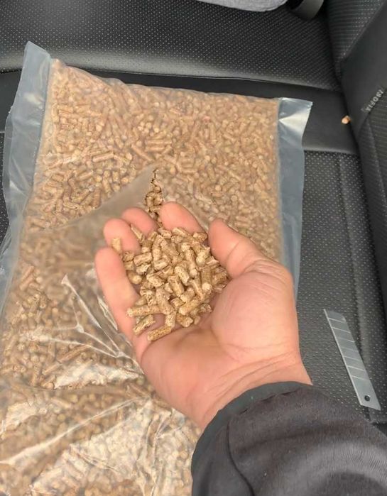 Pelet drewny (sosnowy pellet) 100% czysty najlepsza jakość dostawa EN+