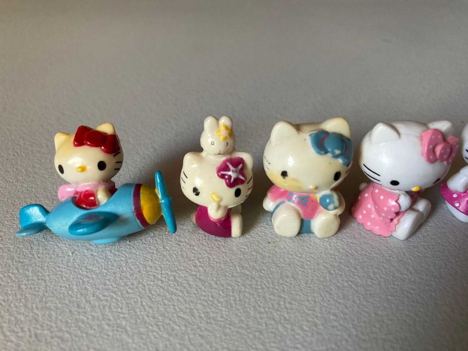 Conjunto de 8 Figurinhas Hello Kitty