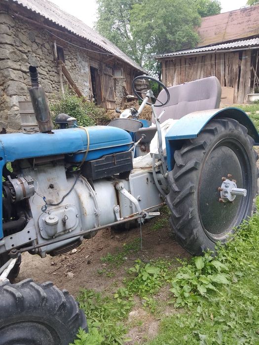 Трактор зетор 25