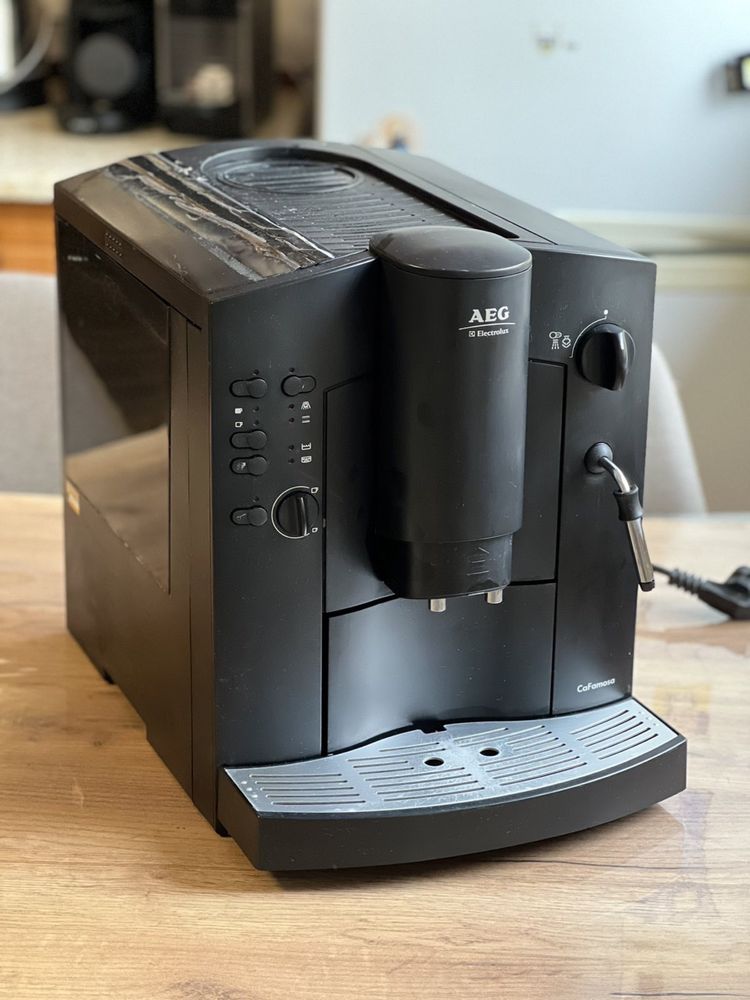 Кавоварки автоматичні Delonghi, Saeco Vienna, Saeco Magic