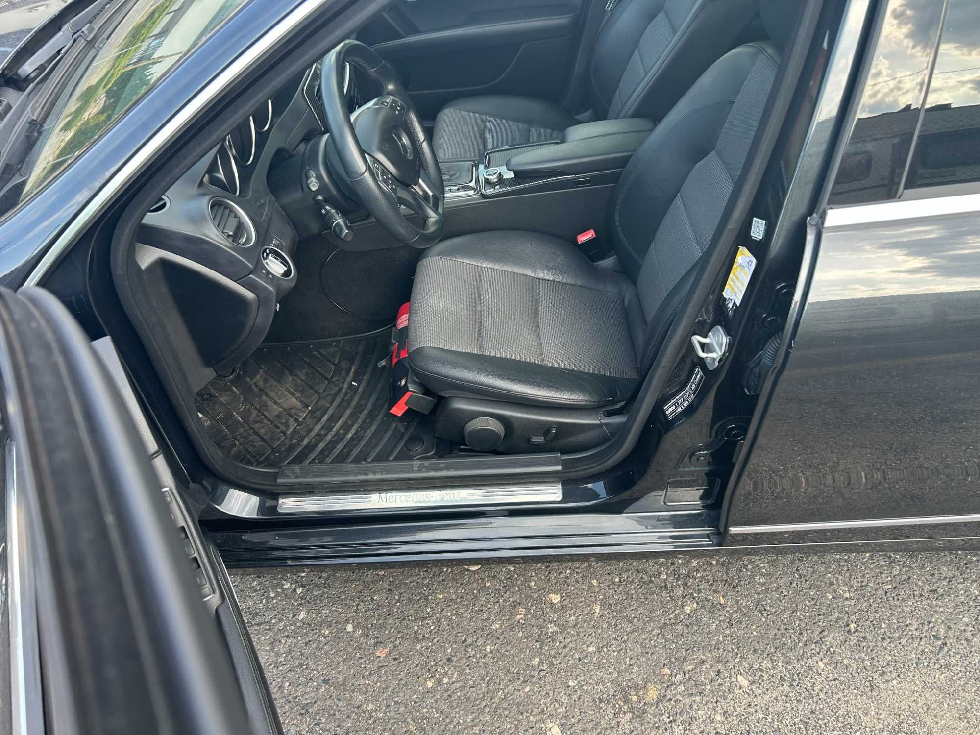 Mercedes W204 sprowadzony, lekko uszkodzony, C klassa