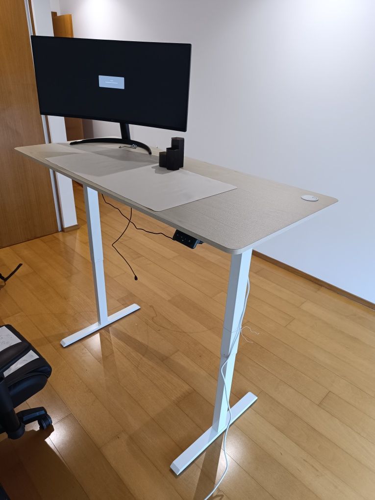 Secretária elevatória 140*60cm