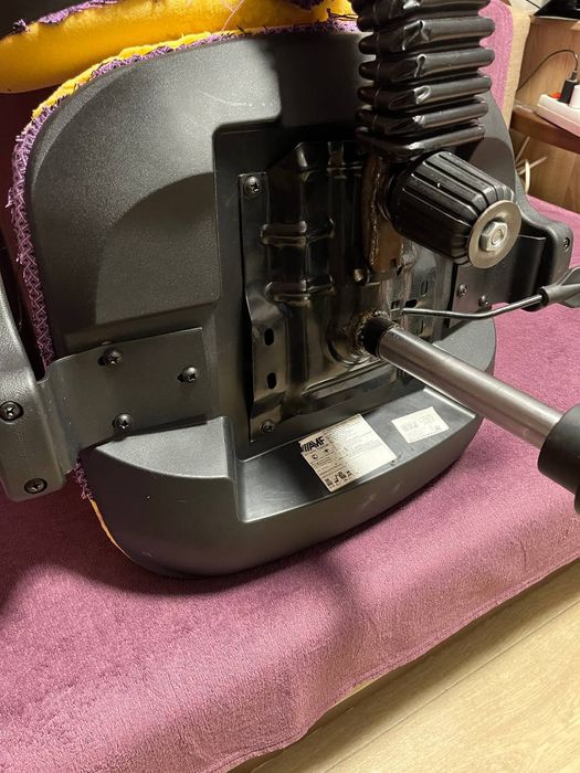 Кресло офісне під ремонт