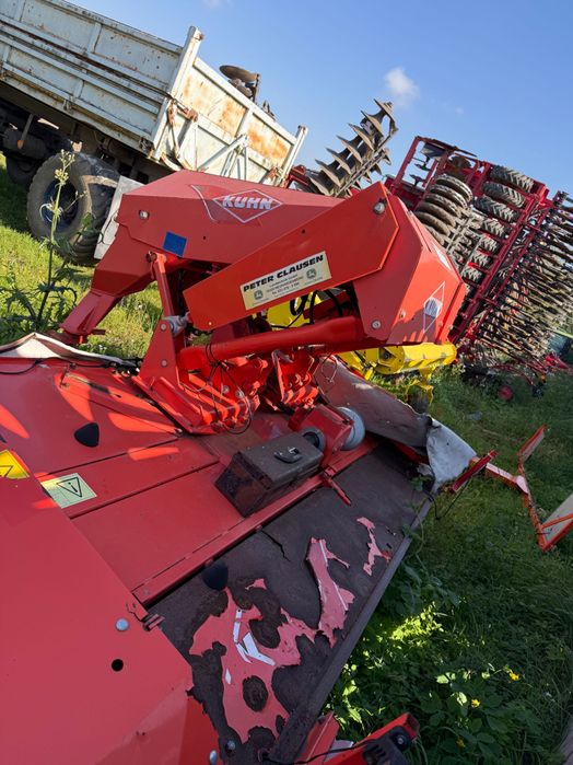 Zestaw kosiarek Kuhn przednia i tylna FC 813 R lift control