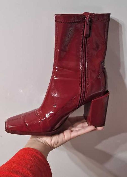 Жіночі ботильйони червоні лаковані stradivarius 36 розмір